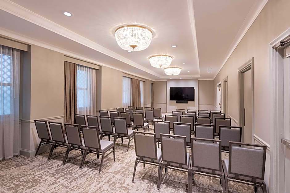 The Benson Portland, Curio Collection by Hilton