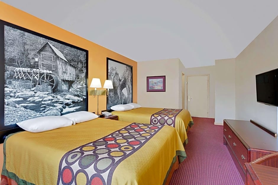 Super 8 by Wyndham Hillsville