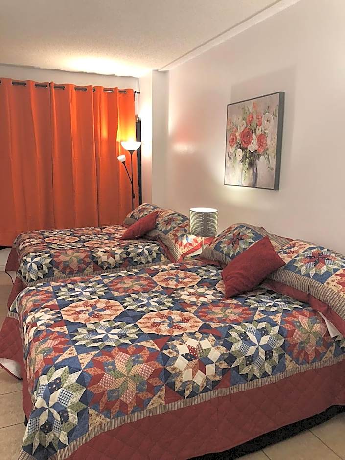 Casablanca on the beach, Oceanfront Studio Miami Beach