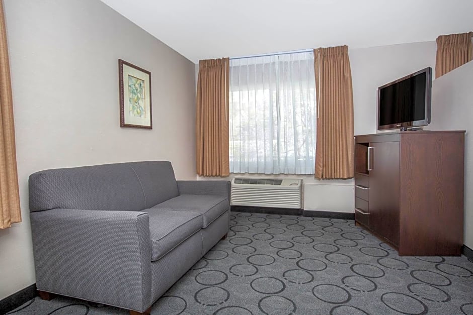 Baymont by Wyndham San Diego Downtown