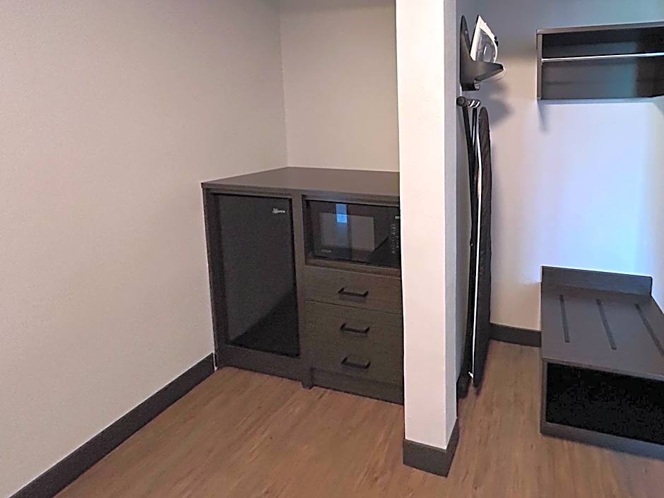 Studio 6 Suites Gardena, CA