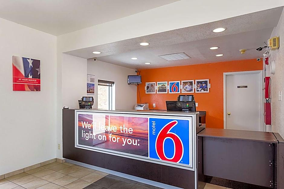 Motel 6 Baton Rouge Southeast
