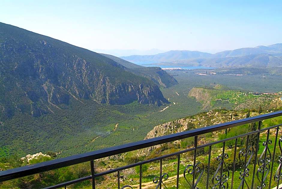 Acropole Delphi City Hotel