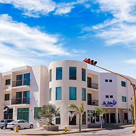 La Lola Hotel & Suites
