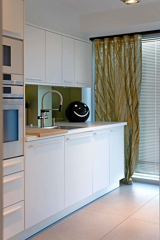 THE NEWSHA SIGNATURE HOME