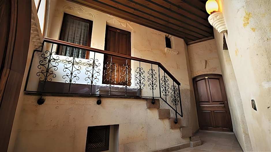 Stone House Cave Hotel