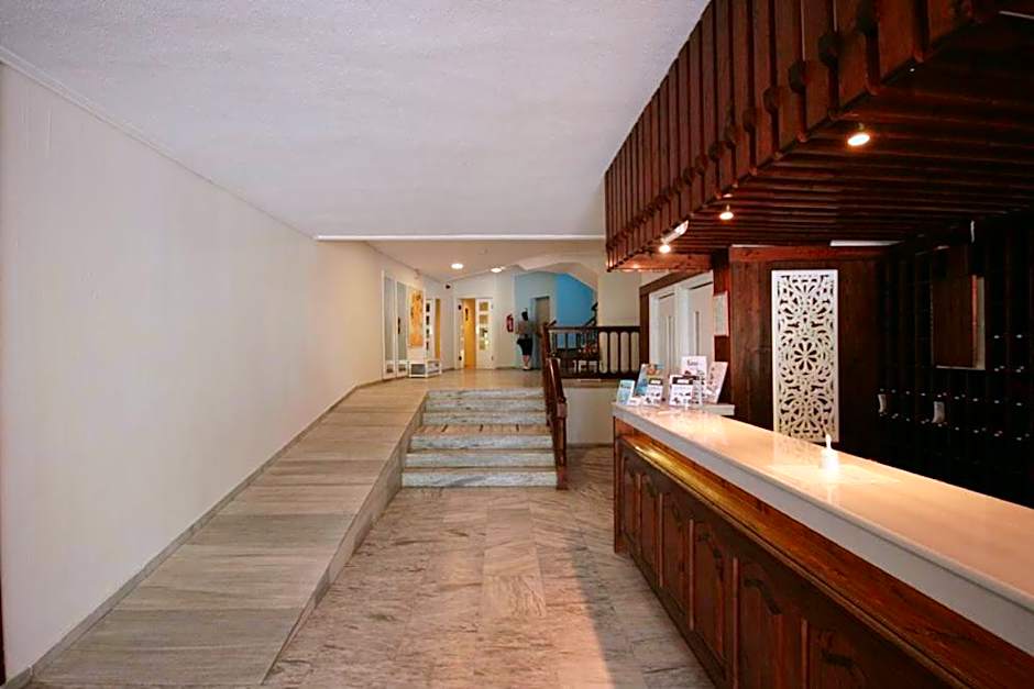Theodorou Beach Hotel Apartments