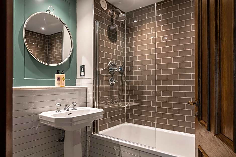 Coach & Horses Hotel