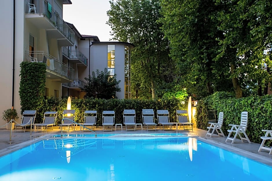 Hotel Athena