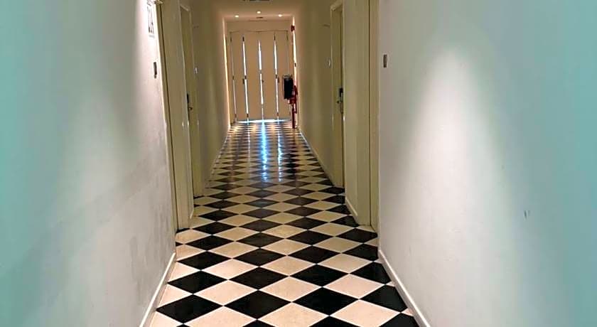 Le Embassy Hotel Georgetown