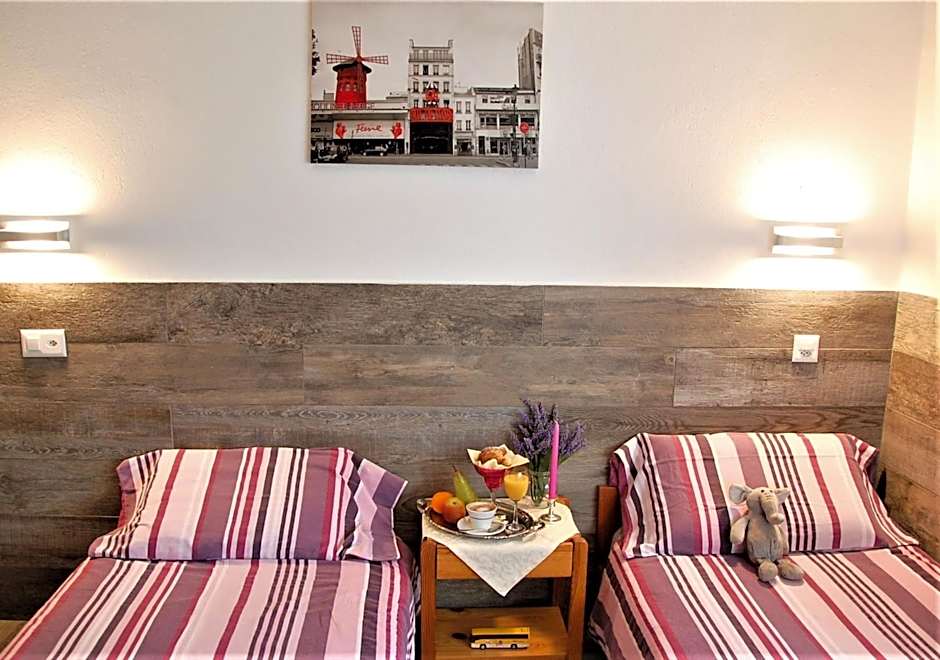 Photo 1 of 2 of Triple Room