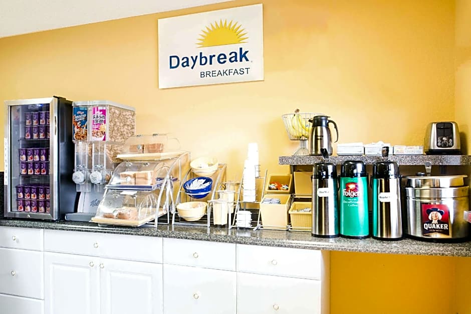 Days Inn by Wyndham Camilla