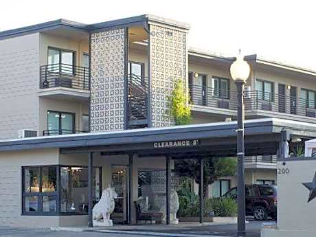 Sole Inn and Suites