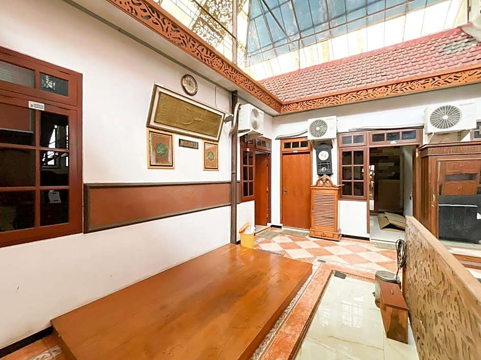 RedDoorz Syariah Near Alun-Alun Tulungagung