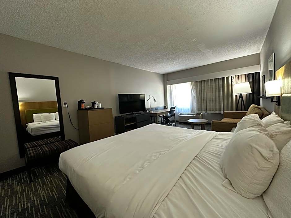 Country Inn & Suites by Radisson, Williamsburg East (Busch Gardens), VA