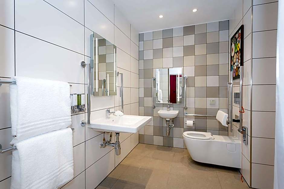 Hampton by Hilton Blackburn