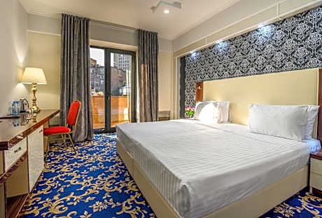 Deluxe Double or Twin Room with Balcony
