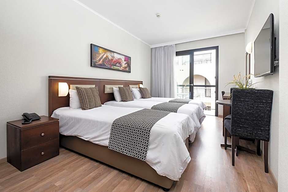 Livadhiotis City Hotel