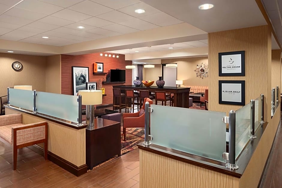 Hampton Inn By Hilton Belle Vernon