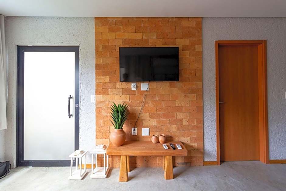 Casa com Piscina Privativa Lambari 102 by Qavi