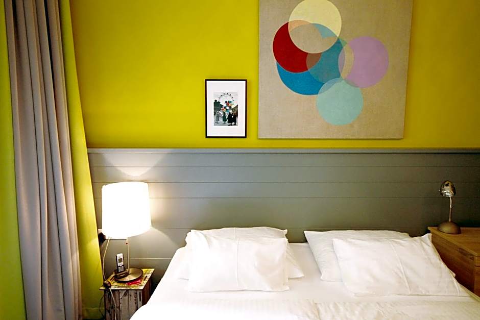 Saint SHERMIN bed breakfast & champagne