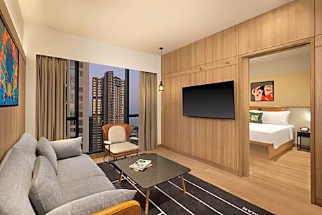 Moxy Producer, Suite, King, Sofa Bed, Skyline View, Near Elevator