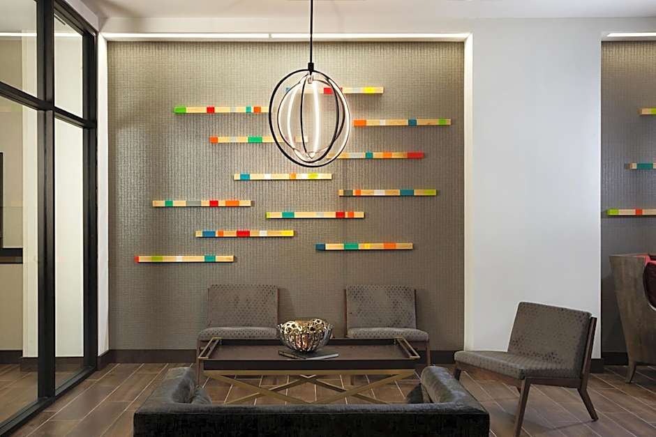 Hampton Inn & Suites Dallas / Downtown