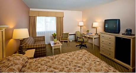 Queen Room - Upstairs