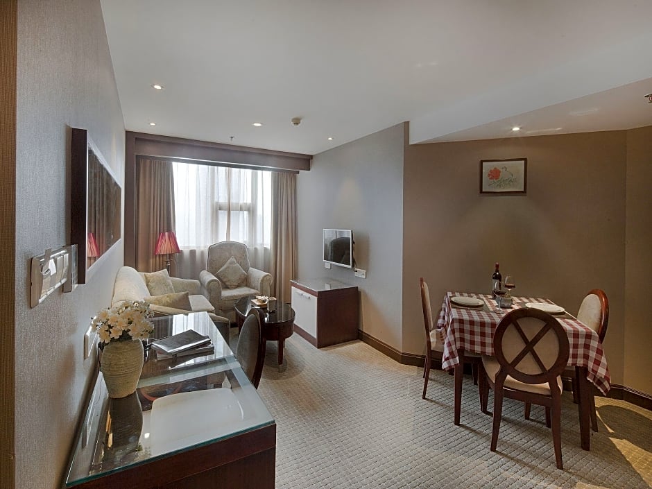 Chongqing Golden View Hotel