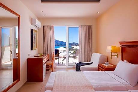 Poolfront Double or Twin Room Sea View