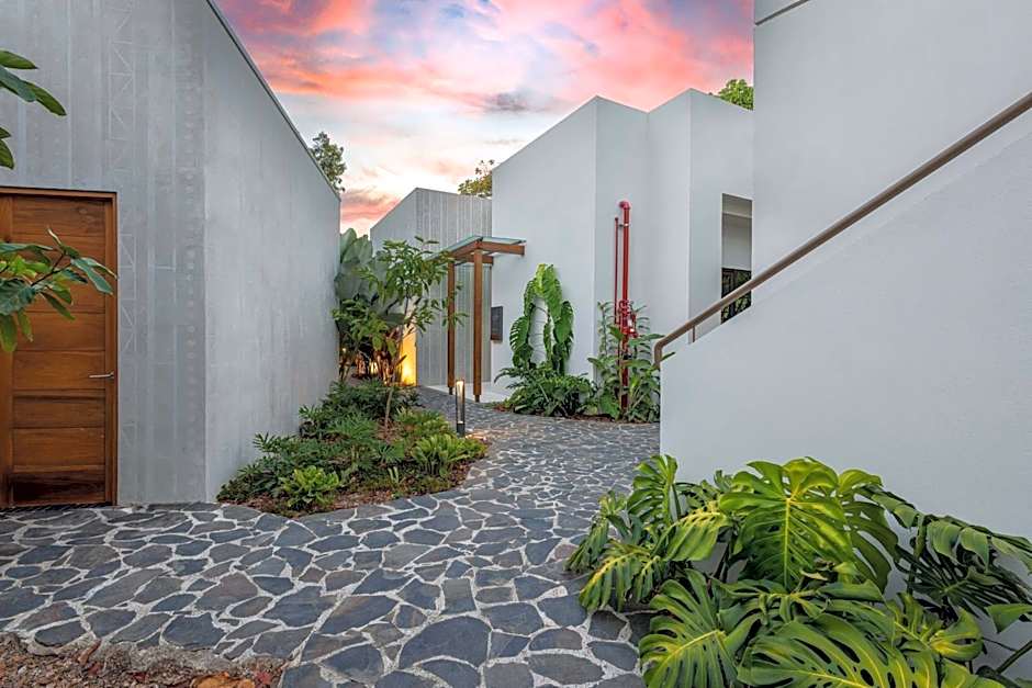 Botanika Osa Peninsula, Curio Collection by Hilton