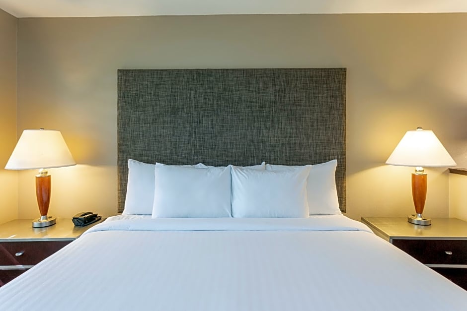 Grandstay Hotel & Suites