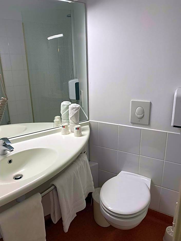 Brit Hotel Confort Montauban