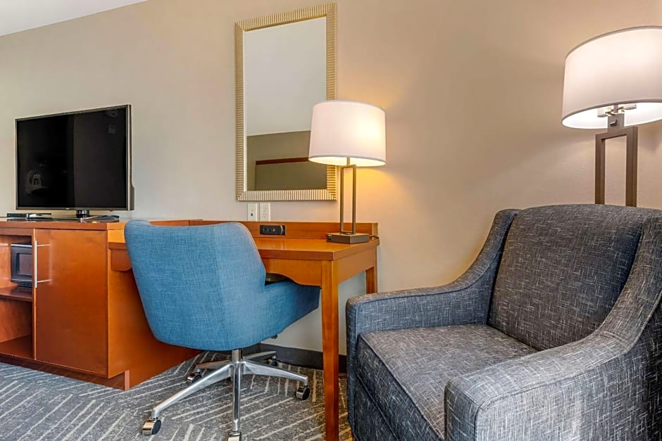 Comfort Inn & Suites Mountain Iron and Virginia