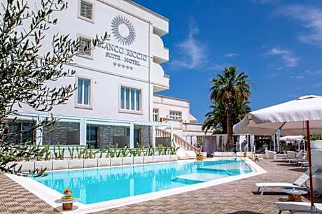 Bianco Riccio Suite Hotel