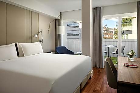 Superior Double or Twin Room with Terrace