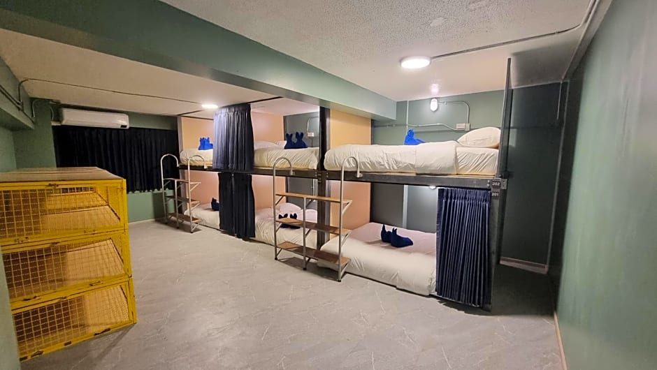 Glur Hostel Pattaya Walking Street