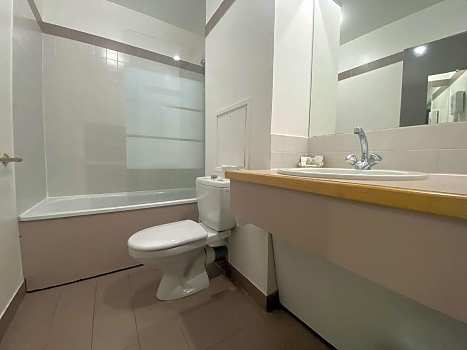 Hotel Paris Vesinet -ex Auberge des 3 Marches