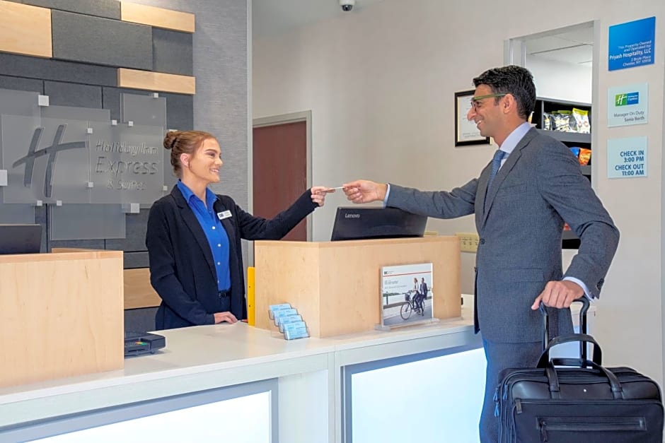 Holiday Inn Express Hotel & Suites Chester, an IHG Hotel
