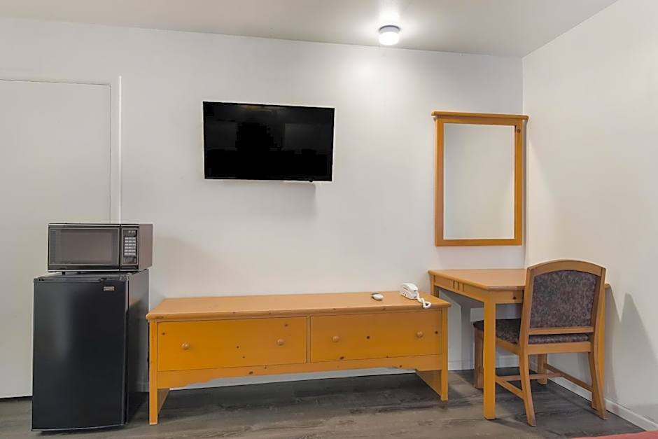 Rodeway Inn & Suites Sidney Historic Downtown I-80