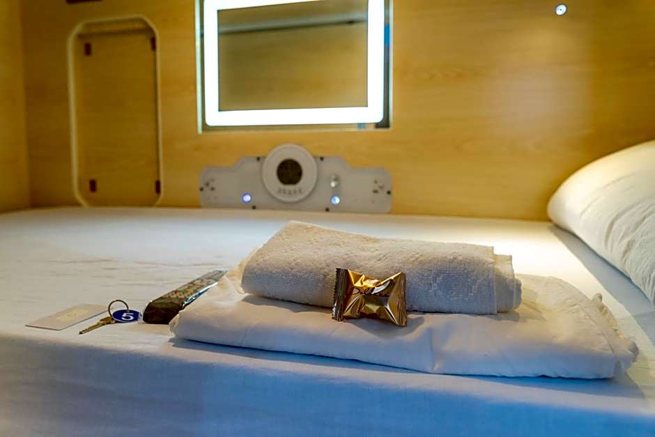 HosteLit, Capsule Hostel