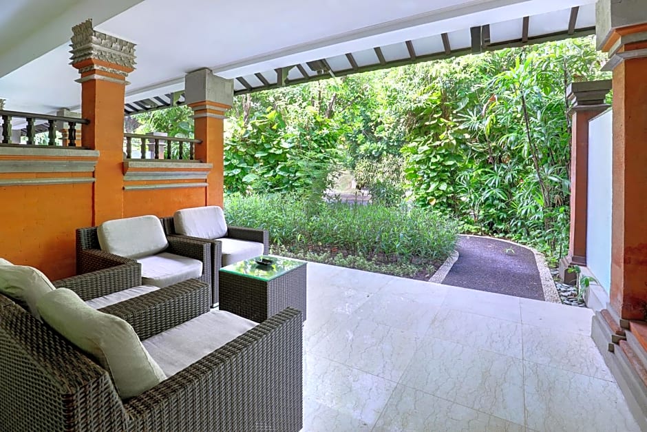 Legian Beach Hotel