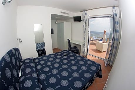 Double or Twin Room with Sea View