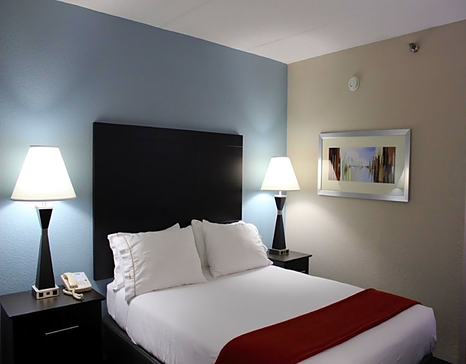 Holiday Inn Express Forsyth By IHG