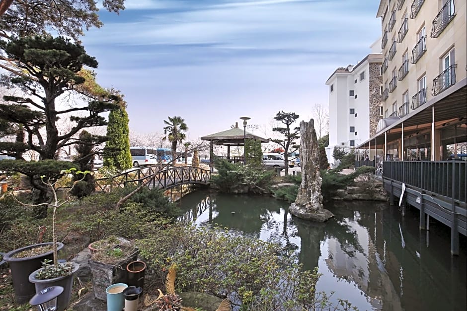 OASIS Hotel