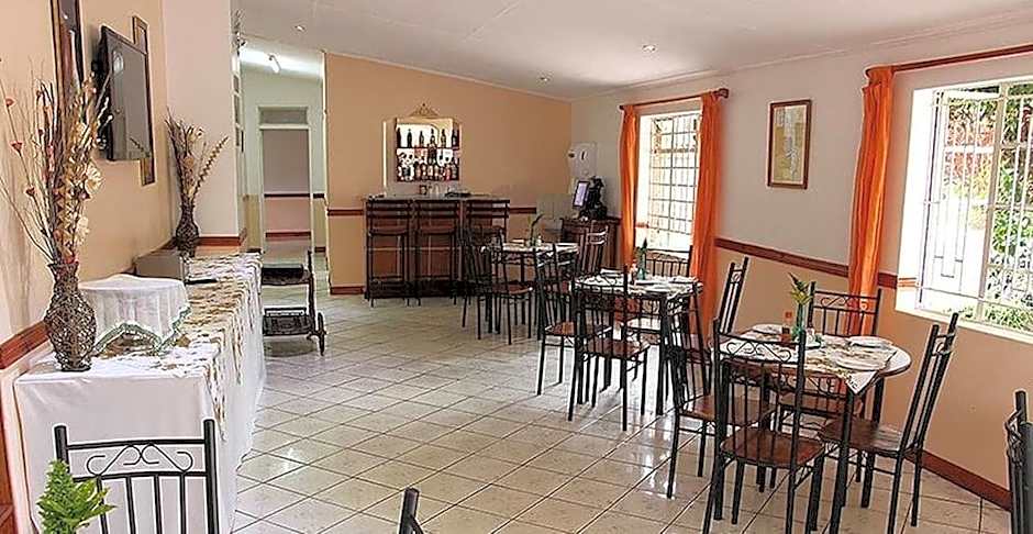 Annie&apos;s Lodge Blantyre
