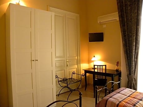 Double or Twin Room with Private External Bathroom