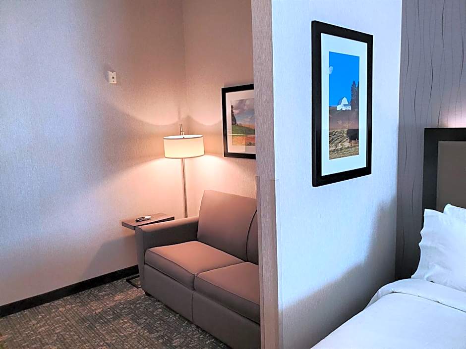Holiday Inn Express & Suites Cheney By IHG