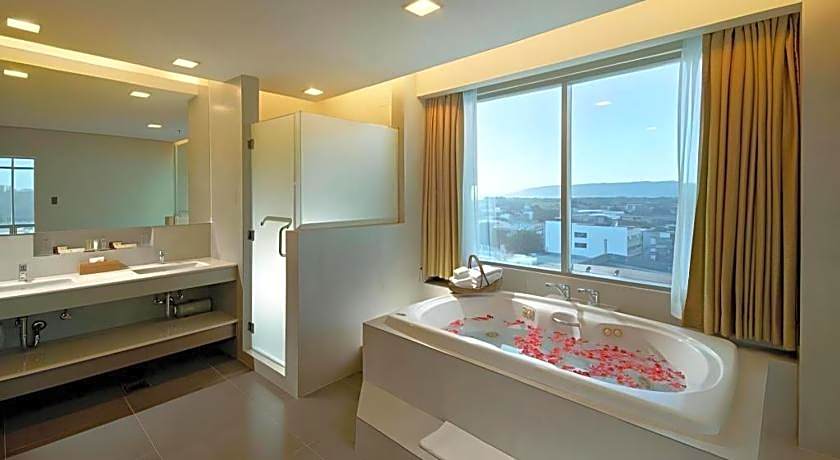 Metrocentre Hotel & Convention Center