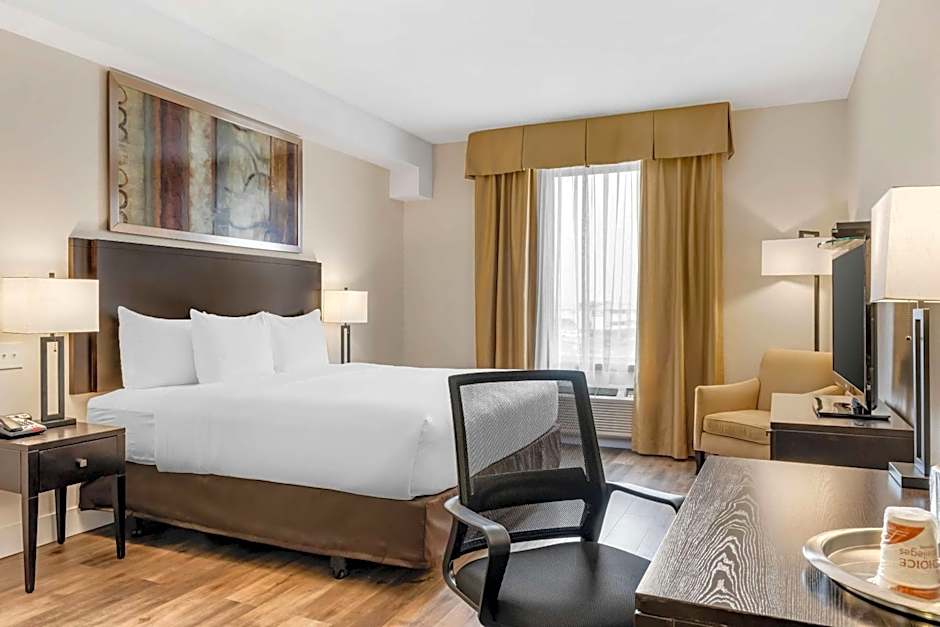 Comfort Hotel Bayer's Lake